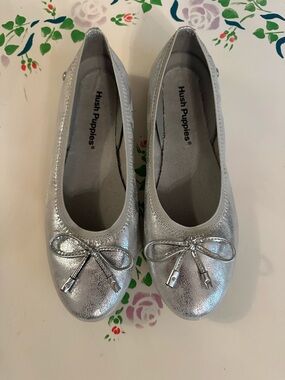 Hush Puppies Girls Silver Metallic Bow Ballet Flats
